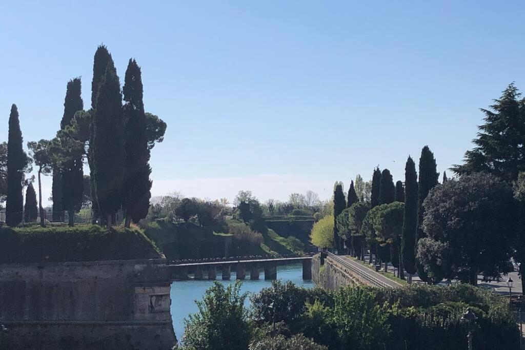 *central Lakeside Apt*swimming Pool & Free Parking Appartamento *