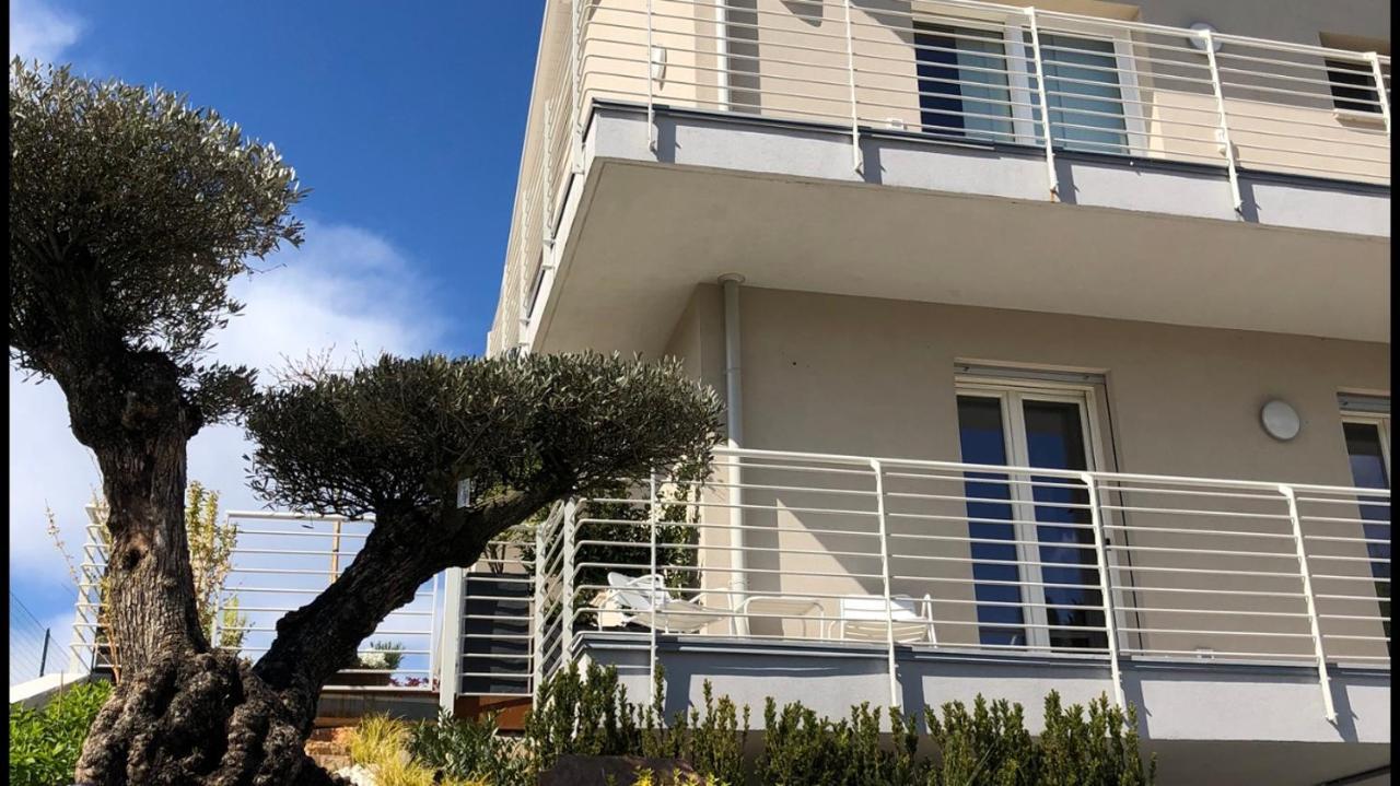 Apartment *central Lakeside Apt*swimming Pool & Free Parking Peschiera del Garda