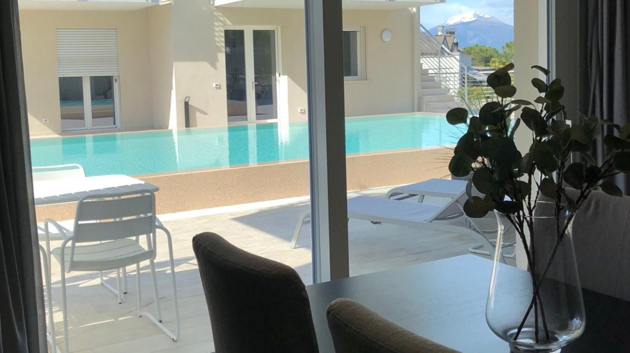 Apartment *central Lakeside Apt*swimming Pool & Free Parking Peschiera del Garda