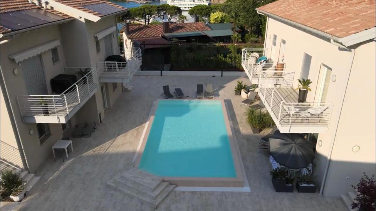*central Lakeside Apt*swimming Pool & Free Parking Apartment *